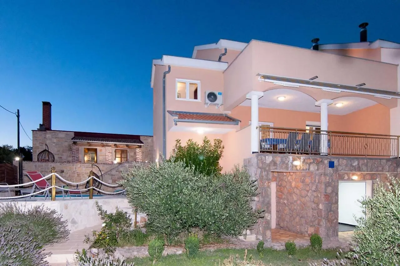Villa Zubak Maslenica