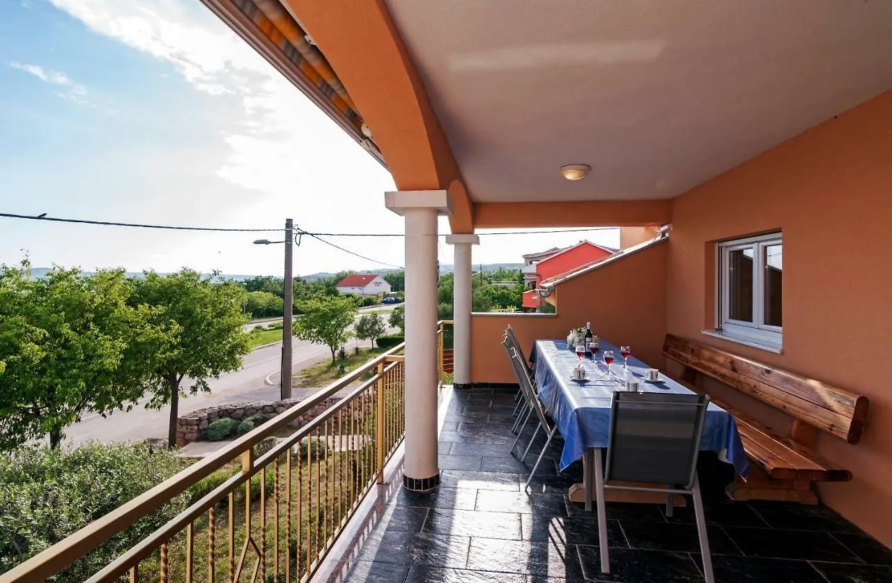 Villa Zubak Maslenica 0*,